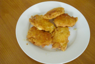 Kuřecí uši (kuřecí medailonky smažené v sýrovém těstíčku)