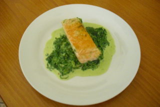 Losos se špenátem (filet, špenát, smetana)