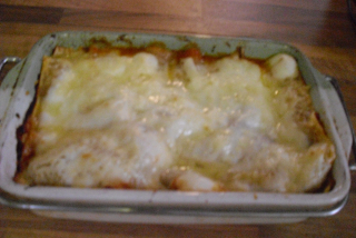 Pečené lasagne boloňské speciál (omáčka z mletého masa s rajčaty,šunka,žampión, bešamel, parmazán)