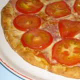 Americká 04. Pizza s rajčaty (tomaty, šunka, sýr, rajčata) 30 cm
