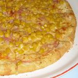 05. Pizza s kukuřicí (tomaty, šunka, sýr, kukuřice) 30 cm